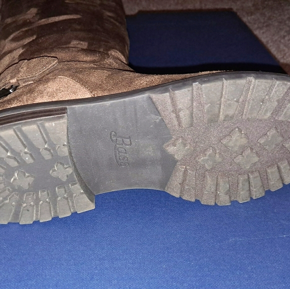 Boots - Picture 6 of 16